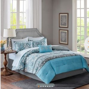 Madison Park Essentials Bedding Set